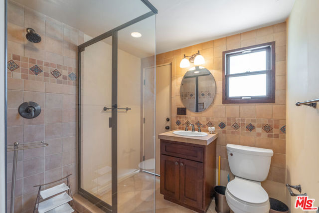 2310 Santa Anita Avenue, Altadena CA: https://media.crmls.org/mediaz/afd667bc-de6d-4b0d-9e62-93de69b74928.jpg