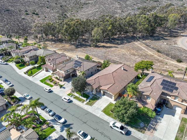 2547 N Trail Court, Chula Vista CA: https://media.crmls.org/mediaz/afd695c2-e0e4-40c1-968c-06b4a5254403.jpg