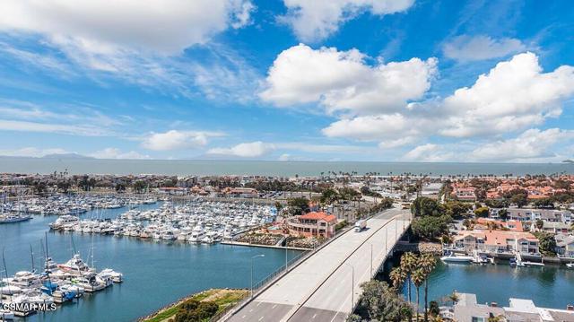2901 Peninsula Road, Oxnard CA: https://media.crmls.org/mediaz/afd6d319-7ec3-4ba0-ae80-b49476b12b95.jpg