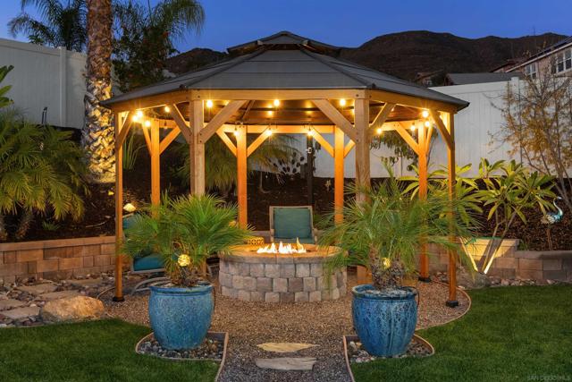 238 Ventasso Way, Fallbrook CA: https://media.crmls.org/mediaz/afd77c1b-5649-4317-b963-f474c842291b.jpg