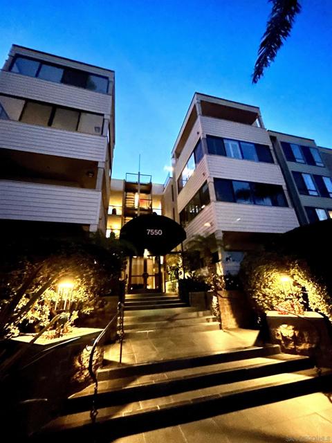 7550 Eads Ave, La Jolla, California 92037, 2 Bedrooms Bedrooms, ,2 BathroomsBathrooms,Condominium,For Sale,Eads Ave,250001170SD