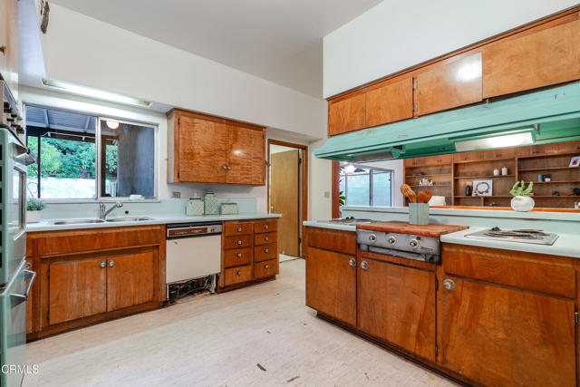 Detail Gallery Image 11 of 57 For 817 E Mountain St, Glendale,  CA 91207 - 5 Beds | 4/1 Baths