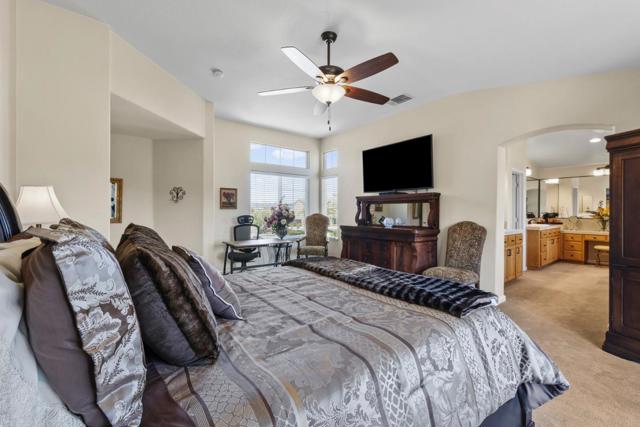531 Via Vaquero Sur, San Juan Bautista CA: https://media.crmls.org/mediaz/afd8bddc-c8fc-43b4-8563-81e48eeb8ddb.jpg