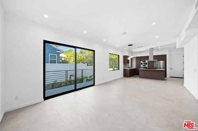 307 North Wilton Place photo 4