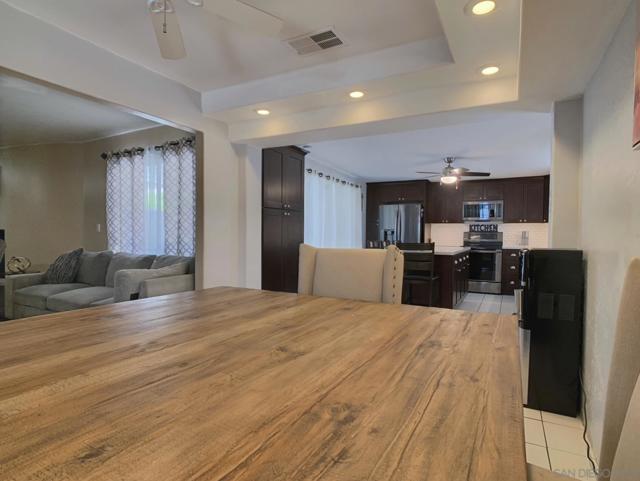8644 Via Del Luz, El Cajon CA: https://media.crmls.org/mediaz/afd9fc33-e0fd-492a-8fed-3a4128d67c4a.jpg