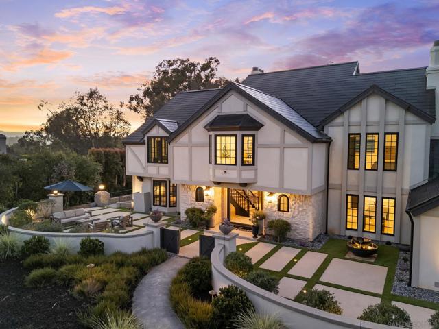 16770 Via De Los Rosales, Rancho Santa Fe CA: https://media.crmls.org/mediaz/afda13c8-4521-474c-a59c-99d21cd59806.jpg