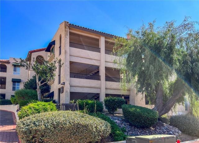 2540 Clairemont Dr., San Diego CA: https://media.crmls.org/mediaz/afdad5fe-319f-4084-8045-dc35731396d6.jpg
