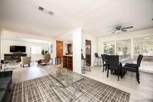 12466 Senda Rd, San Diego CA: https://media.crmls.org/mediaz/afdb3d0b-79b0-4469-a90e-28108e813ab3.jpg