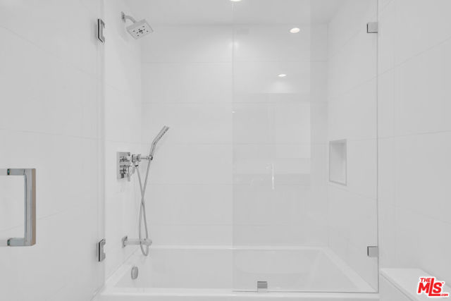 1447 1/4 N Martel Avenue, Los Angeles CA: https://media.crmls.org/mediaz/afdb73c2-3979-4aed-8a0f-b922a2a2554a.jpg