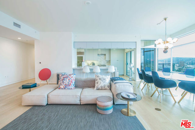 1 W Century Drive, Los Angeles CA: https://media.crmls.org/mediaz/afdc71d2-c0c9-4f56-816b-fbe472103944.jpg