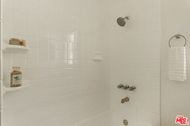 523 Simmons Avenue photo 29