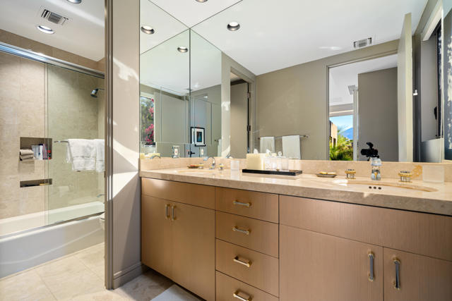 45 Mirada Circle, Rancho Mirage CA: https://media.crmls.org/mediaz/afddfa2f-b761-4de6-8490-4a6b2c25a12c.jpg