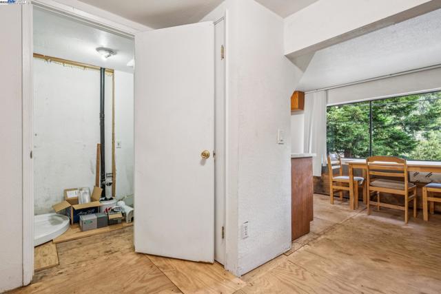 7171 HOMEWOOD DRIVE, Oakland CA: https://media.crmls.org/mediaz/afde9eee-0804-433b-9ff1-a0d40e5793d0.jpg