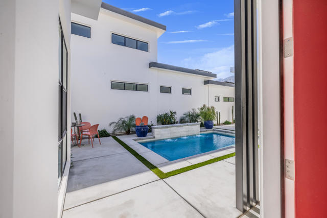 151 Holliday Way, Palm Springs CA: https://media.crmls.org/mediaz/afdeac17-7831-4c04-9f4b-20385b5a8aab.jpg