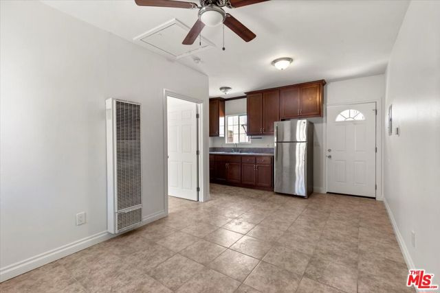 907 E 81st Street, Los Angeles CA: https://media.crmls.org/mediaz/afdee546-1748-4414-b35e-aa024dfce55d.jpg