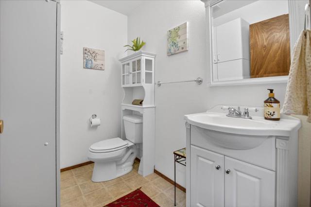 1222 Via Del Sol Road, Salinas CA: https://media.crmls.org/mediaz/afdef5f7-abeb-48f6-93b9-30e28da4e4bb.jpg