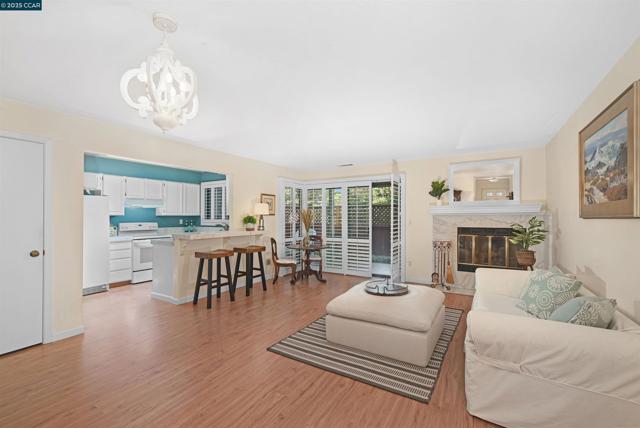 368 Grapevine Pl, Pleasant Hill CA: https://media.crmls.org/mediaz/afdfebbd-ae37-4c2f-913c-1951b15ca439.jpg