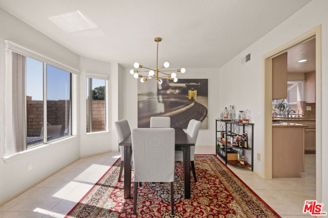 12119 Falcon Crest Way, Porter Ranch CA: https://media.crmls.org/mediaz/afe019c4-fb88-4074-91d2-33f98051312a.jpg