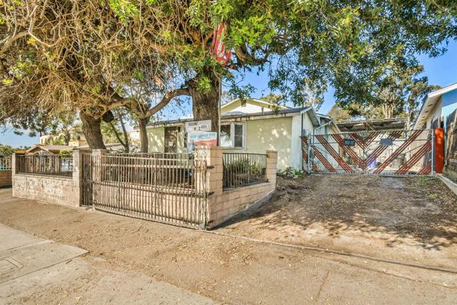 Detail Gallery Image 6 of 62 For 4084 Beyer Blvd, San Ysidro,  CA 92173 - 3 Beds | 3 Baths