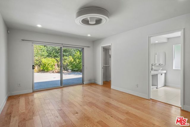 4207 Michelangelo Avenue, Woodland Hills CA: https://media.crmls.org/mediaz/afe1118b-9f92-4501-b49e-11bd9bb1becb.jpg