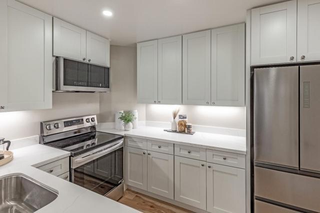 383 Lombard Street, San Francisco CA: https://media.crmls.org/mediaz/afe164ec-df8b-411f-a316-29a76251c35c.jpg