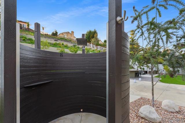 40599 Calle Medusa, Temecula CA: https://media.crmls.org/mediaz/afe1a42f-87e5-4461-9088-486c60898473.jpg