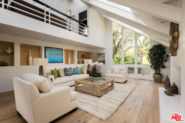 Image 12 of 32 For 31522 Broad Beach Road