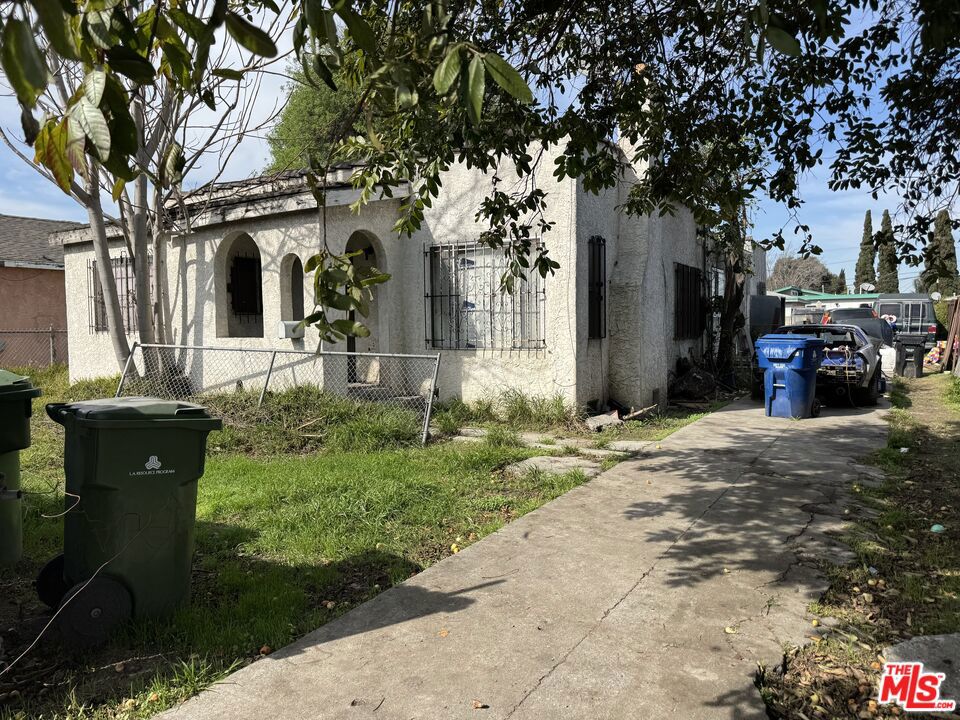1649 E 115th Street