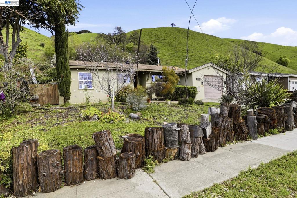 38380 Canyon Heights Dr