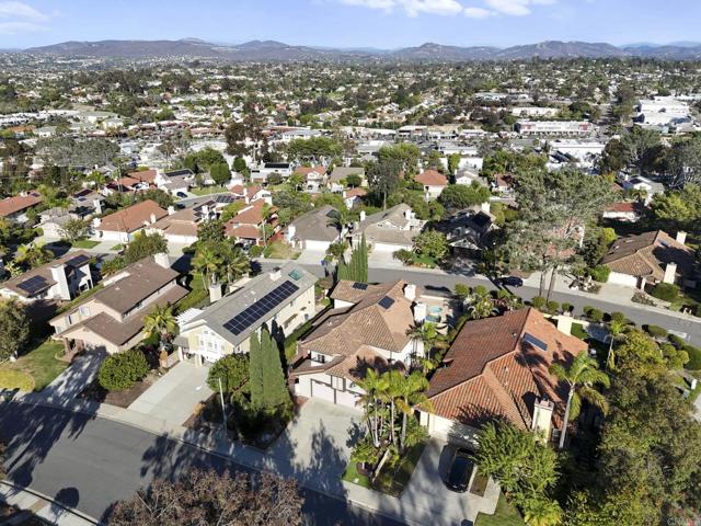 213 Via Palacio, Encinitas CA: https://media.crmls.org/mediaz/afe50df7-cb96-4548-a41a-2871f6ffc2b7.jpg