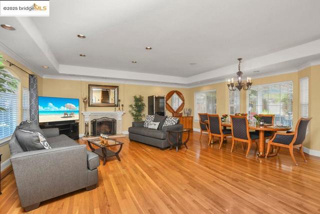 197 Branbury Dr, Campbell CA: https://media.crmls.org/mediaz/afe526ac-4c81-4219-ae5b-5a09a041ab77.jpg