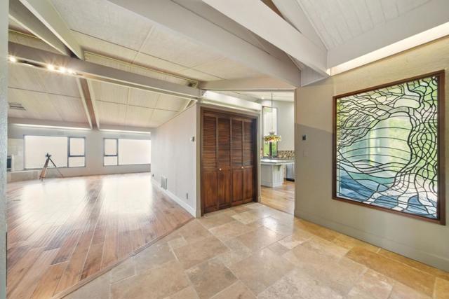 16190 Maya Way, Los Gatos CA: https://media.crmls.org/mediaz/afe53209-5541-4b90-a1f5-1911fb295c8f.jpg