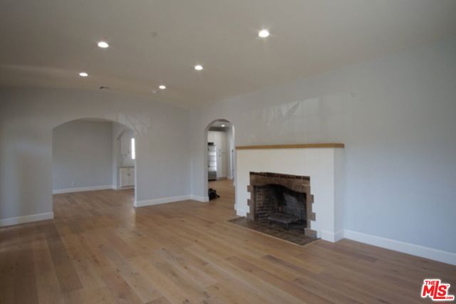 830 3rd Avenue, Los Angeles CA: https://media.crmls.org/mediaz/afe5e7ca-1d36-4e47-9a74-09f2bbb2a5b2.jpg