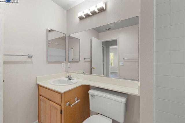 253 Bellington Cmn, Livermore CA: https://media.crmls.org/mediaz/afe5f7b4-582b-4cac-aac6-cffcb39c9d14.jpg