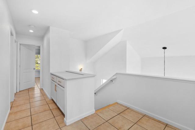 507 Via Sorrento, Morgan Hill CA: https://media.crmls.org/mediaz/afe68812-3504-431a-9d9b-33fdbbce6301.jpg
