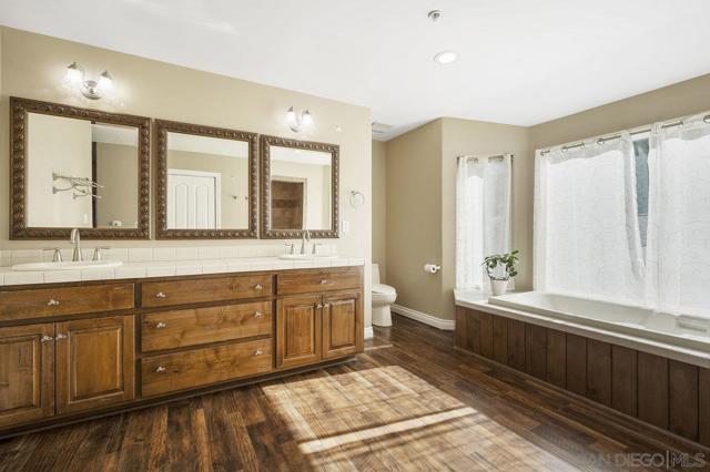 16690 Iron Springs Rd, Julian CA: https://media.crmls.org/mediaz/afe688fa-4116-4daf-8029-7ff12088aba3.jpg