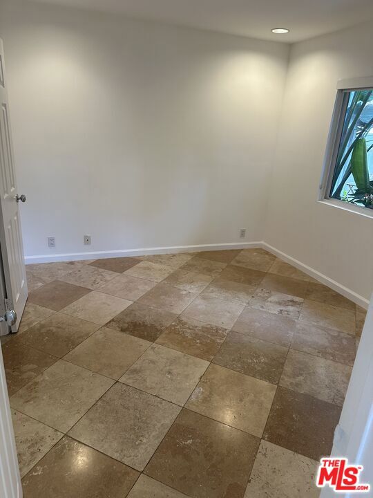 2454 Penmar, Venice CA: https://media.crmls.org/mediaz/afe69648-57ac-4f43-a443-60e98b123d25.jpg