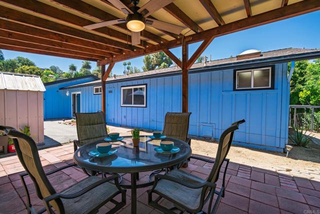 620 Sunset Drive, Vista CA: https://media.crmls.org/mediaz/afe728b0-16b1-454c-afcc-f3c4d9c85225.jpg