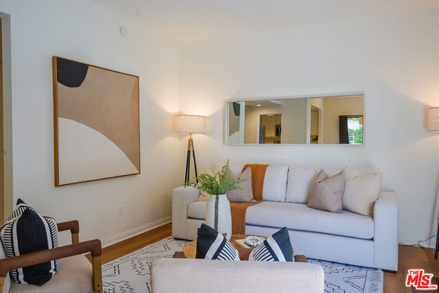 1655 Greenfield Avenue, Los Angeles CA: https://media.crmls.org/mediaz/afe78c70-15b1-460a-a00b-f82143a01e7b.jpg