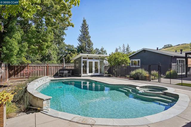 12994 Hawkins Dr, San Ramon CA: https://media.crmls.org/mediaz/afe7d765-bf41-413f-99e6-90e5b4fcf909.jpg