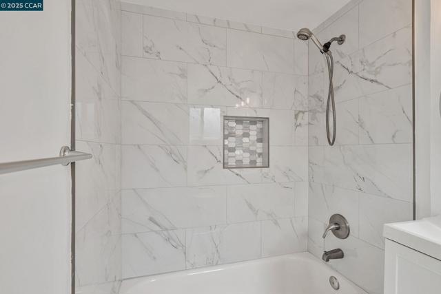 259 Los Altos Pl, American Canyon CA: https://media.crmls.org/mediaz/afe9c088-2ce6-4e5e-a1db-867bc2d7746a.jpg
