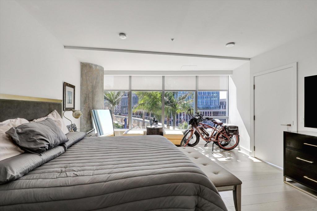 MLS #250041332SD image #16