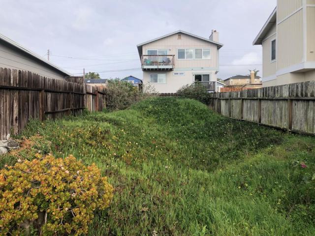 1296 Luxton Street, Seaside CA: https://media.crmls.org/mediaz/afebcc68-8e27-4da2-8ba0-118faeb49993.jpg