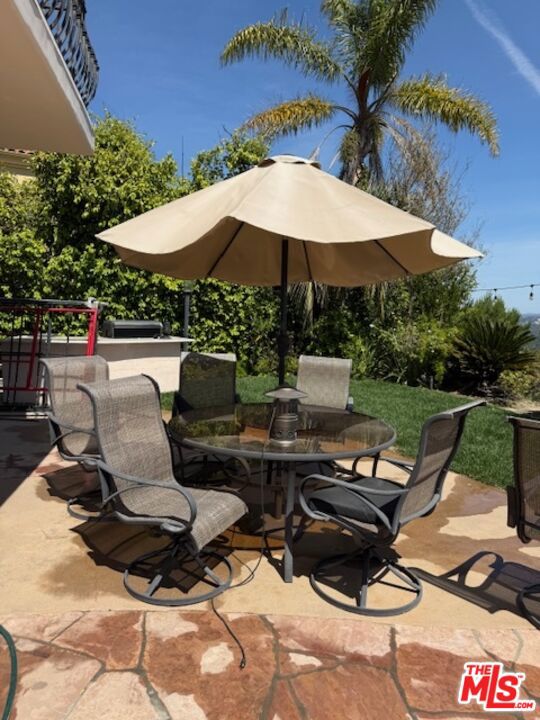 24942 Vista Verenda, Woodland Hills CA: https://media.crmls.org/mediaz/afebfd4d-37fd-4d06-89ad-bf58b8f684dc.jpg