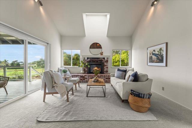 21 Crest Lane, La Selva Beach CA: https://media.crmls.org/mediaz/afec1f91-e402-4314-af31-ad816a5a280f.jpg