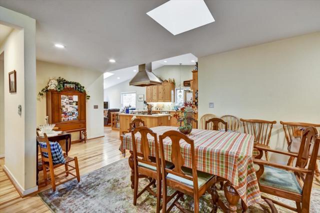 255 Nimitz Avenue, Redwood City CA: https://media.crmls.org/mediaz/afec33b2-c14d-4852-807c-bbc550c5c966.jpg