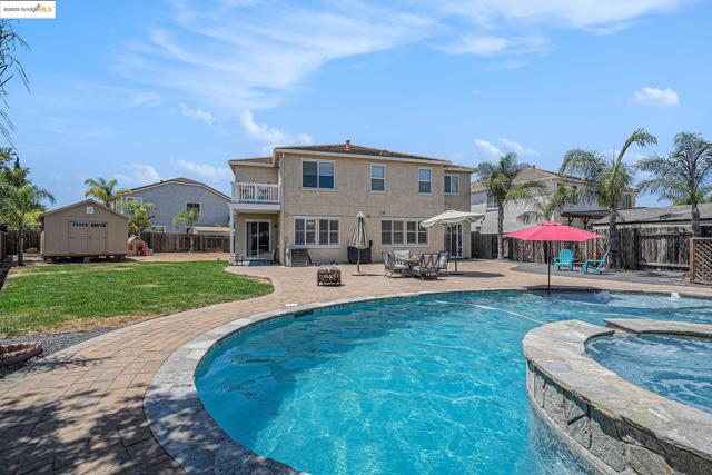 140 Ridge Crest Ct, Oakley CA: https://media.crmls.org/mediaz/afecef44-543f-4211-924e-a793ad4b0404.jpg