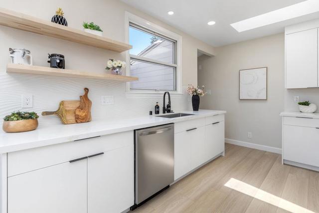 351 Elder Avenue, Millbrae CA: https://media.crmls.org/mediaz/afed23cb-a2ed-44fe-873d-07c2c3555c75.jpg