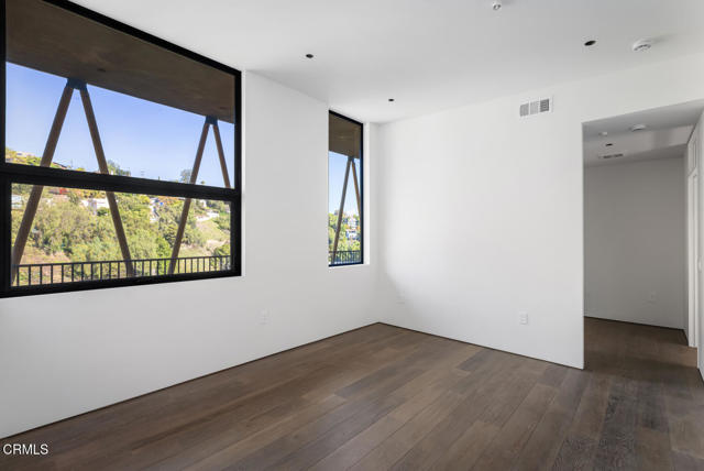 Detail Gallery Image 18 of 30 For 596 Quail Dr, Los Angeles,  CA 90065 - 3 Beds | 2 Baths