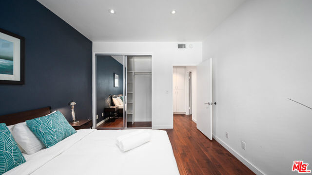 1818 Thayer Avenue, Los Angeles CA: https://media.crmls.org/mediaz/afedd31a-e031-4077-a3b0-078c5fce076c.jpg